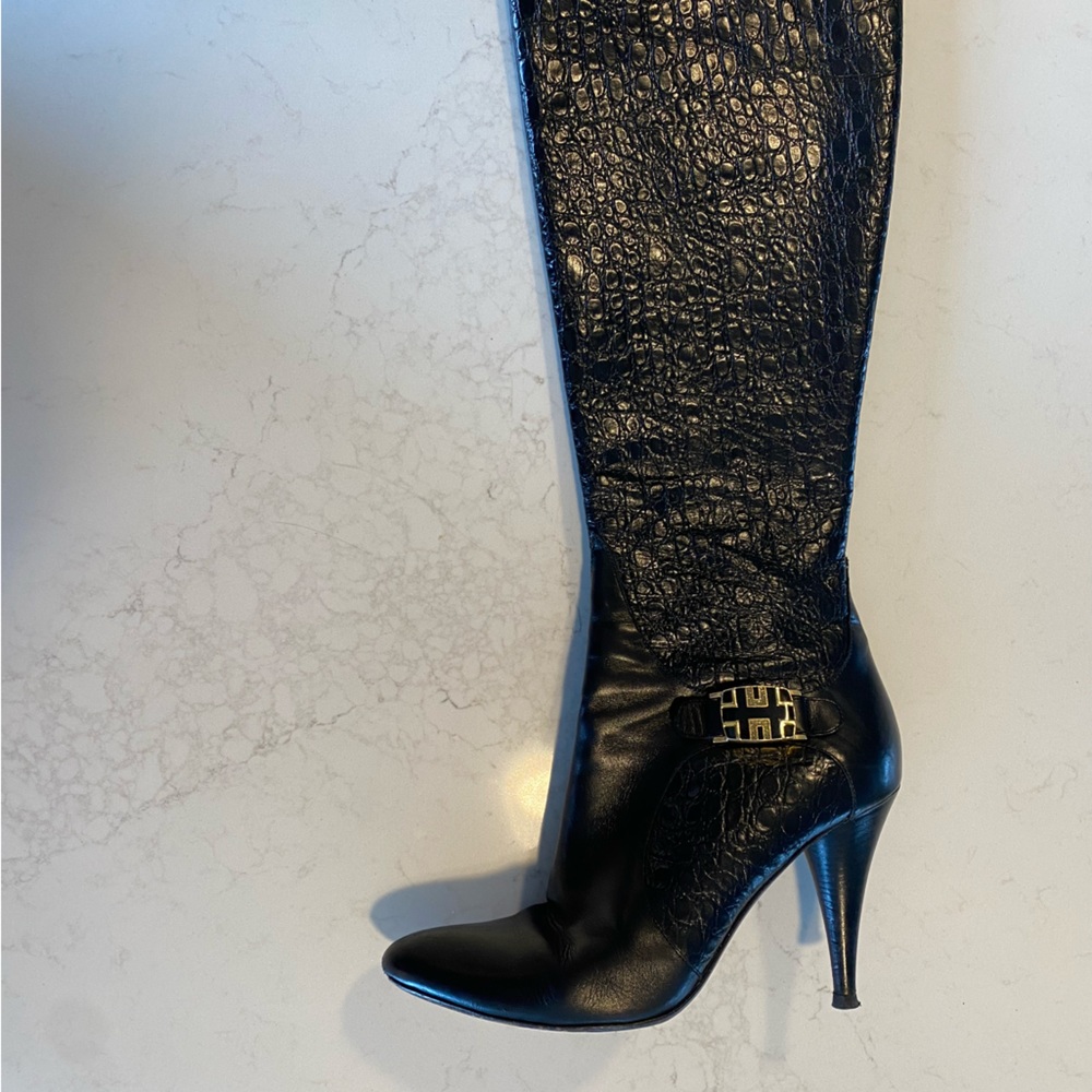 Cole Haan black snake skin boots, zip up. Size 6